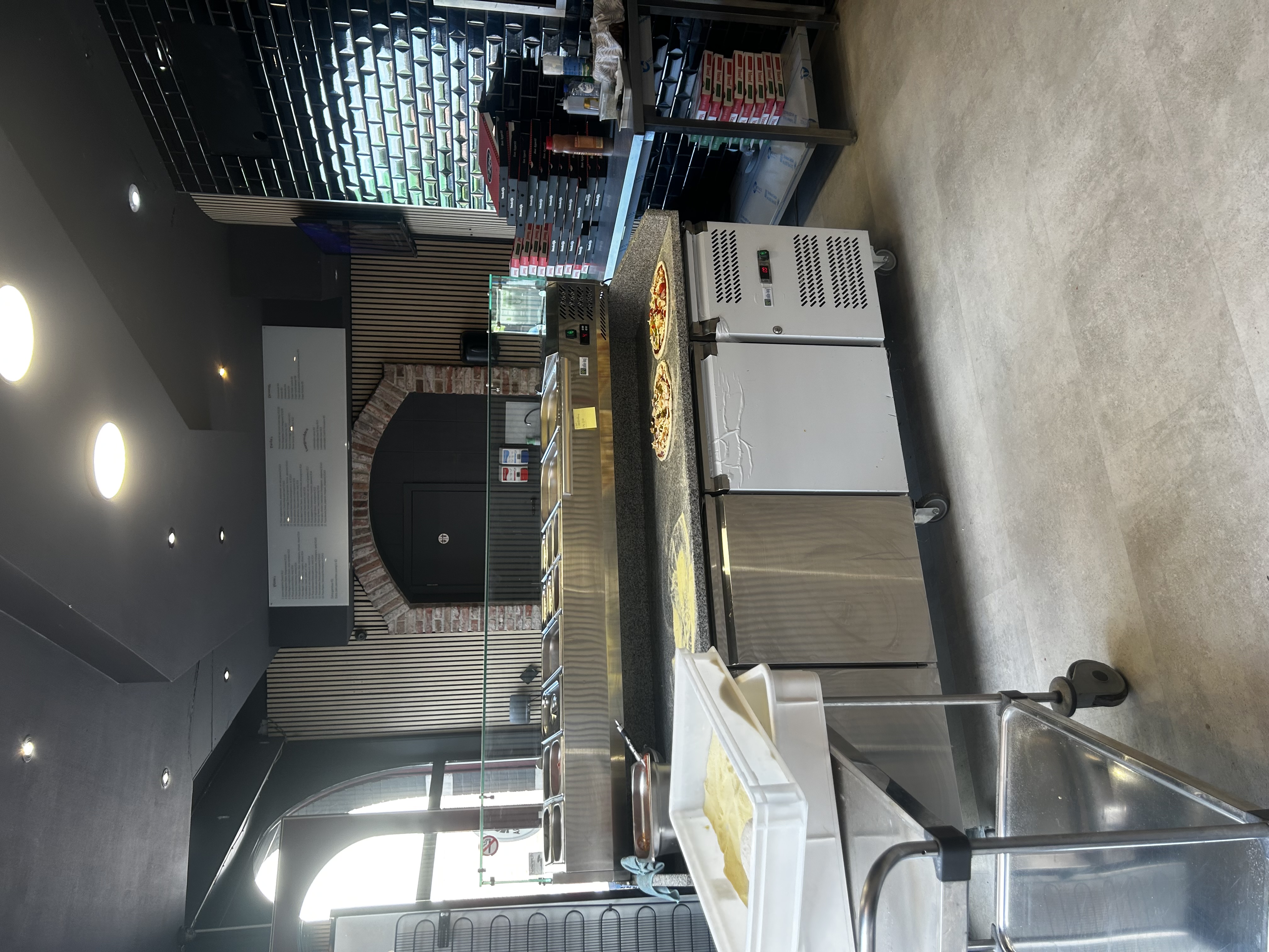 Pizzeria | Onlangs gerenoveerd | Enorm groeipotentieel — foto 1