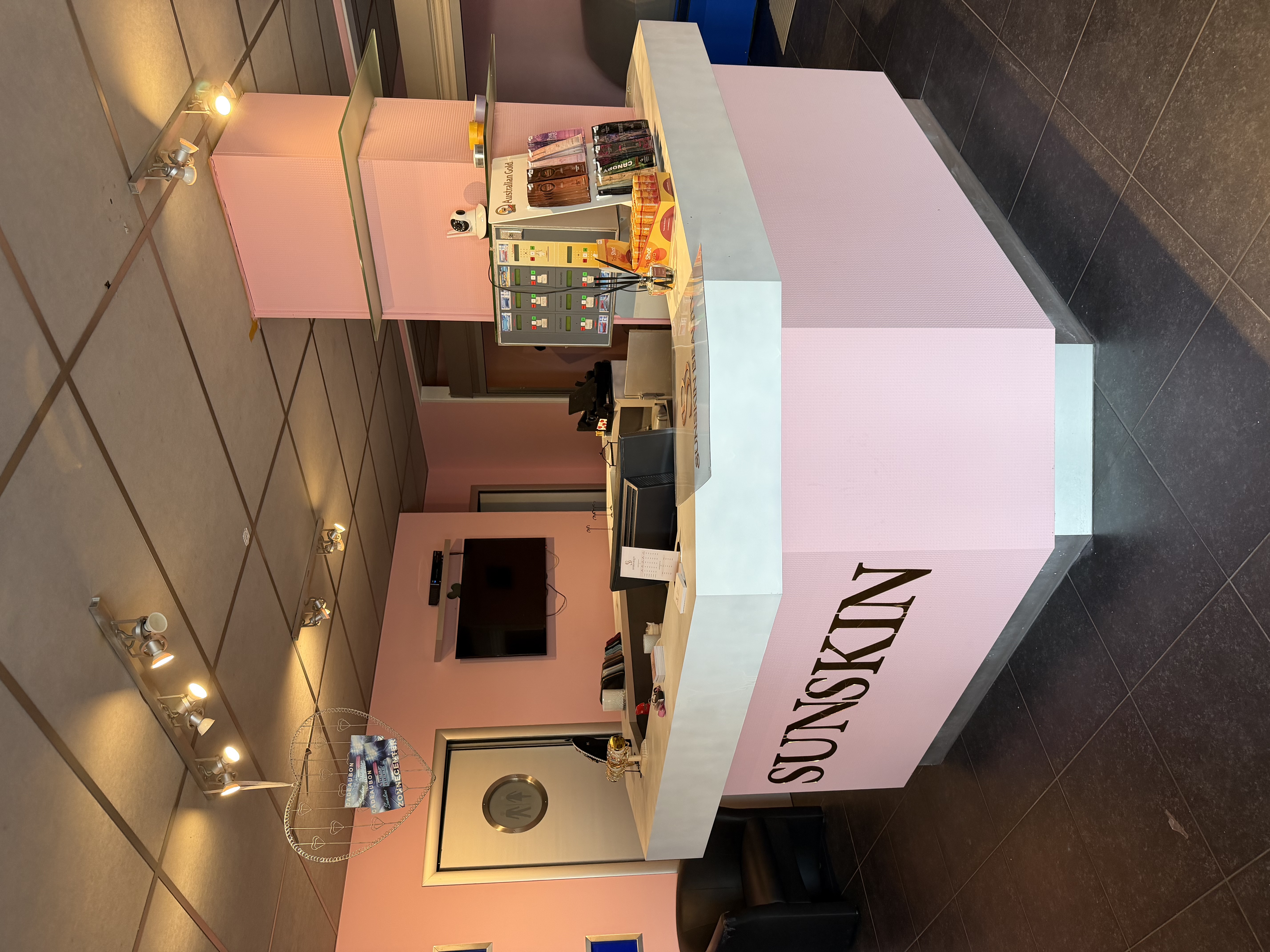 Zonnebankcentrum | Geautomatiseerd en onbemand | Ideaal beautyconcept — foto 1