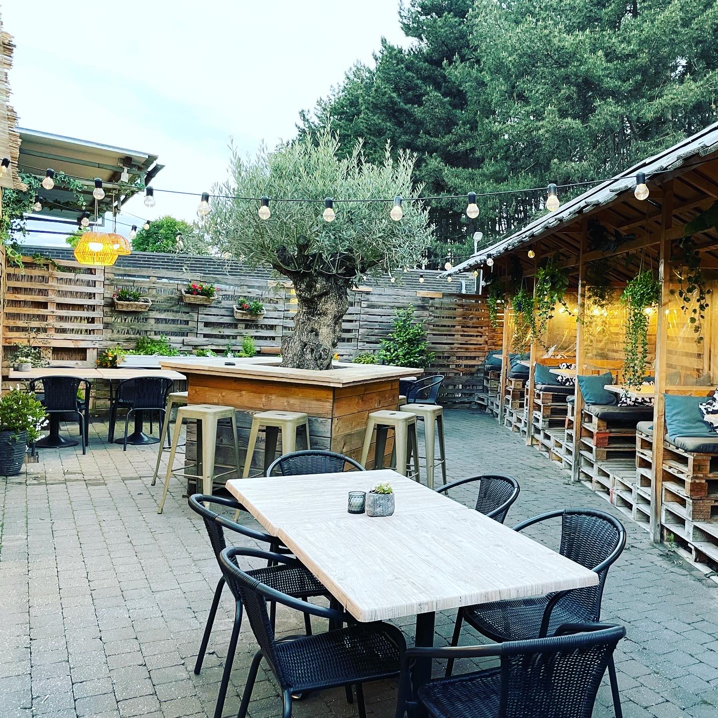 Horeca zaak over te nemen Laakdal — foto 1