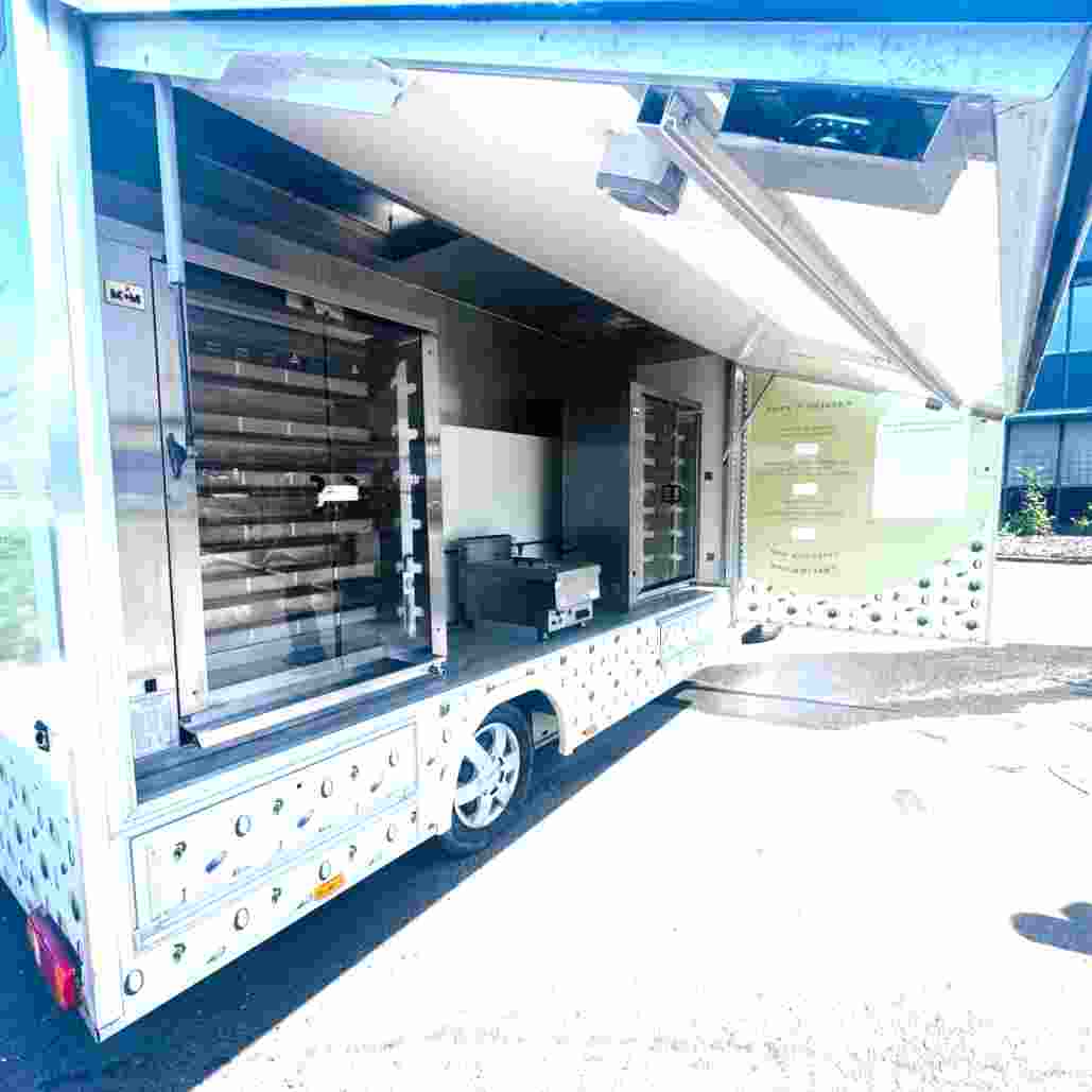Foodtruck met rotisserie | 2 rotisserieovens | Uitstekende staat