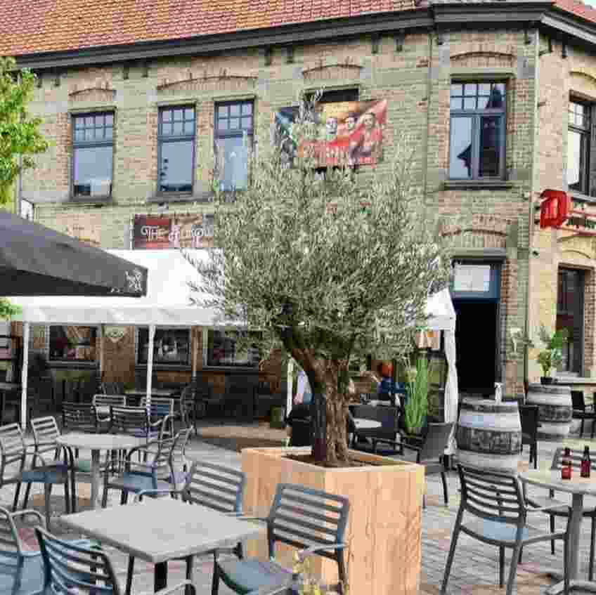Horecazaak Staden | Woonst inbegrepen | Toplocatie centrum