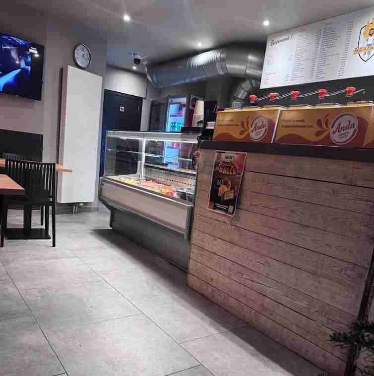 Frituur | Mooie keuken, 10 zitplaatsen, winstgevend — foto 1