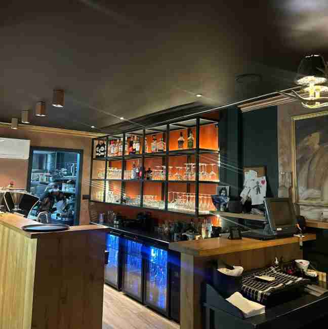 Italiaans restaurant over te nemen | Handelsfonds + woning — foto 1