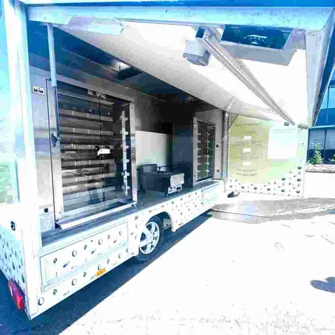 Foodtruck met rotisserie | 2 rotisserieovens | Uitstekende staat