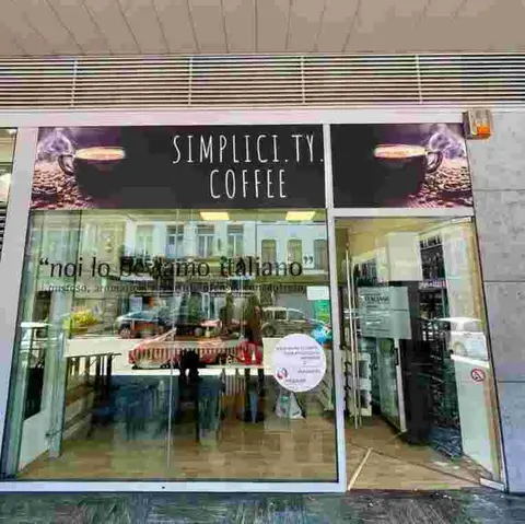 Coffeeshop over te nemen | 30 m², gerenoveerd, veel passage