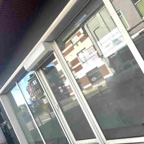 Handels- of kantoorhuur over te nemen | Topligging + vitrine